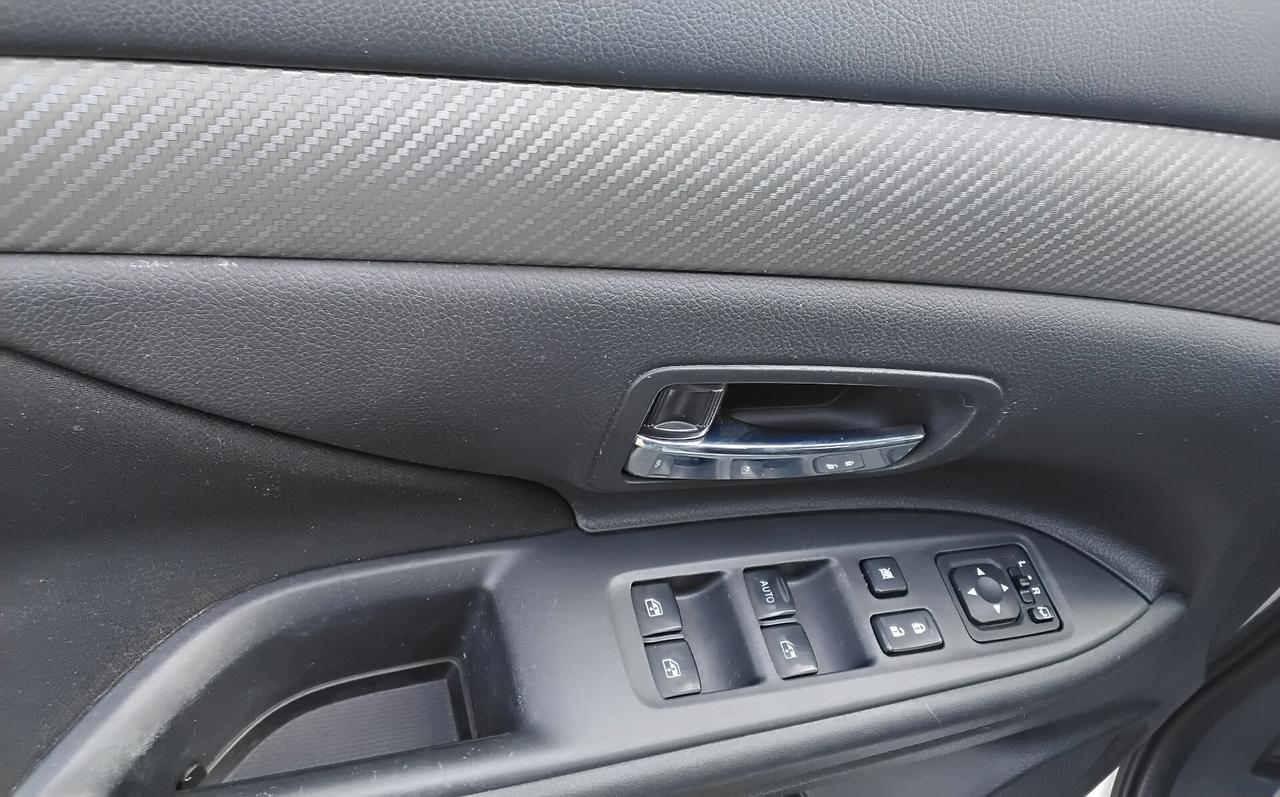 Mitsubishi Outlander 2.2 DI-D 4WD N1 AUTOCARRO