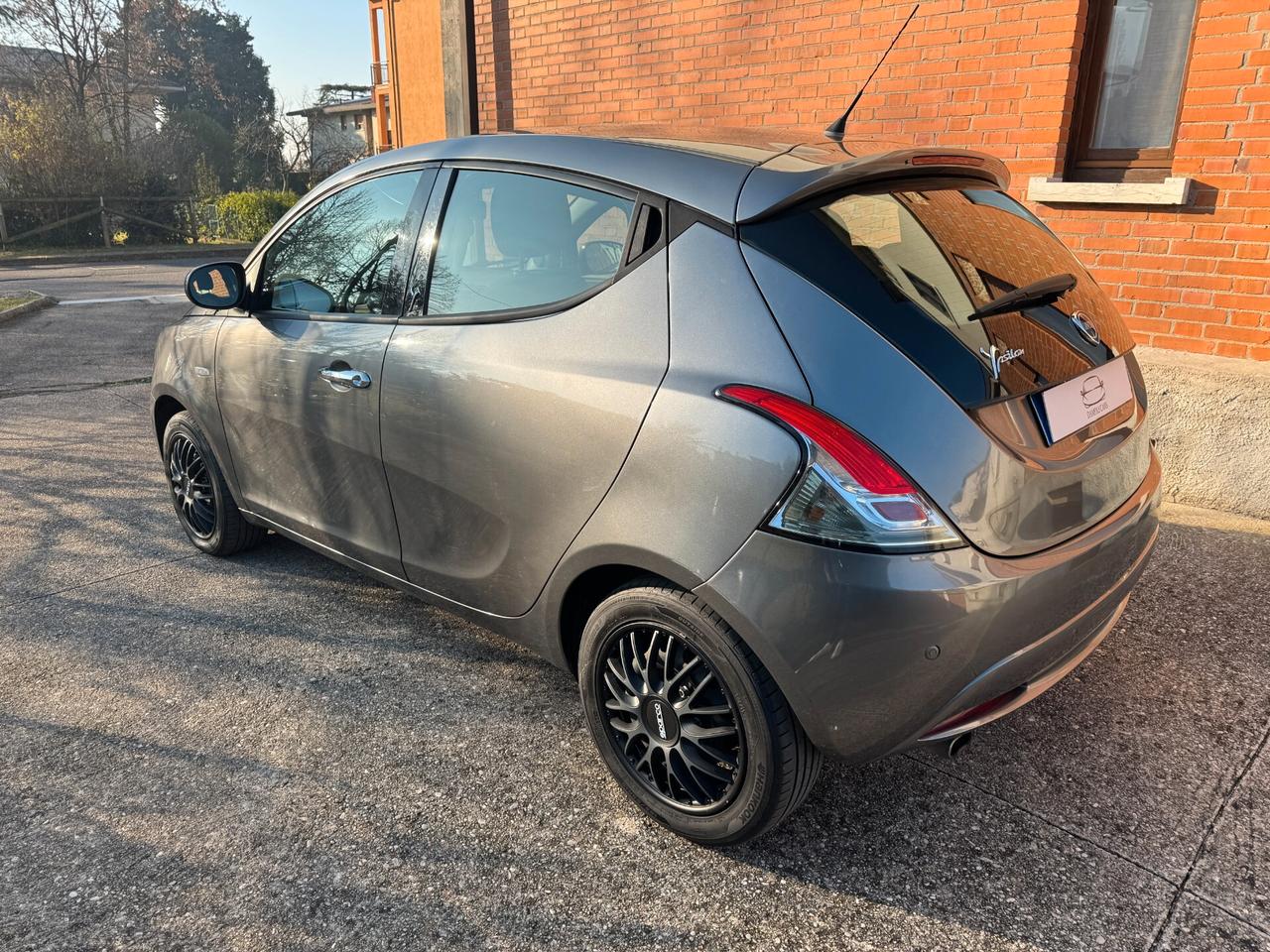 Lancia Ypsilon 1.2 69 CV 5 porte GPL Ecochic Gold