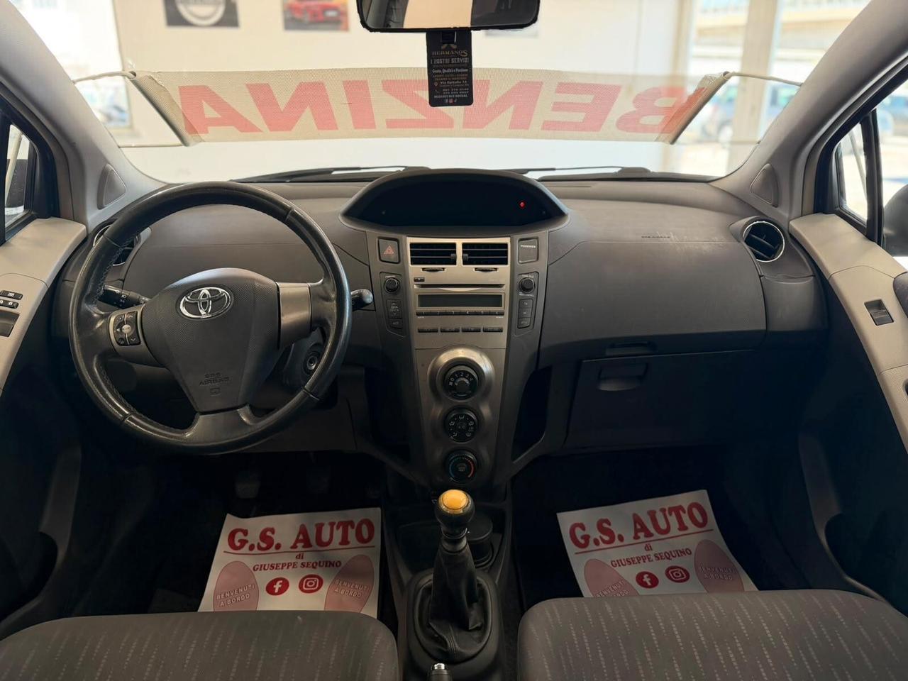Toyota Yaris 1.3 5 porte benzina 2010