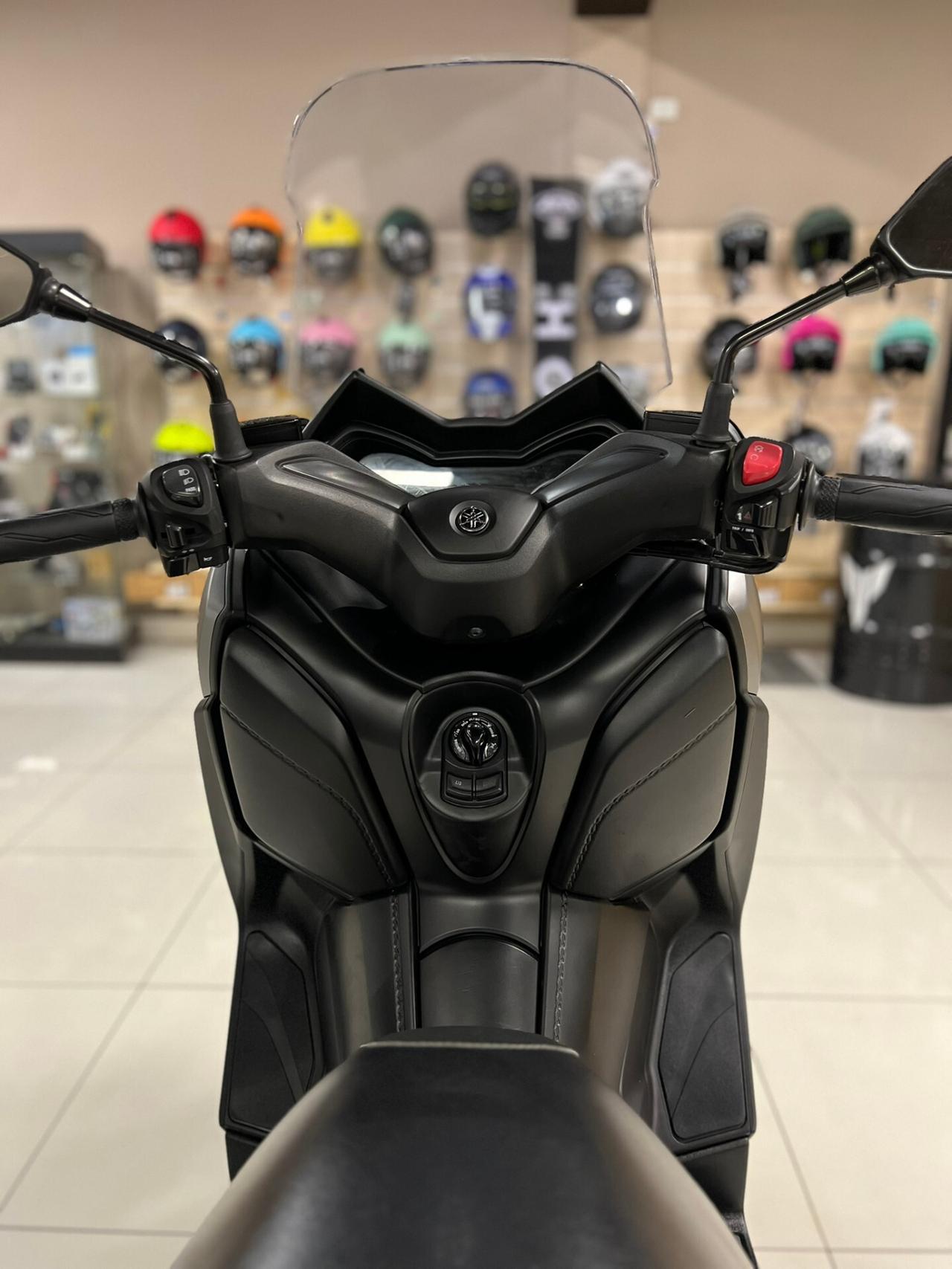 Yamaha X-Max 300