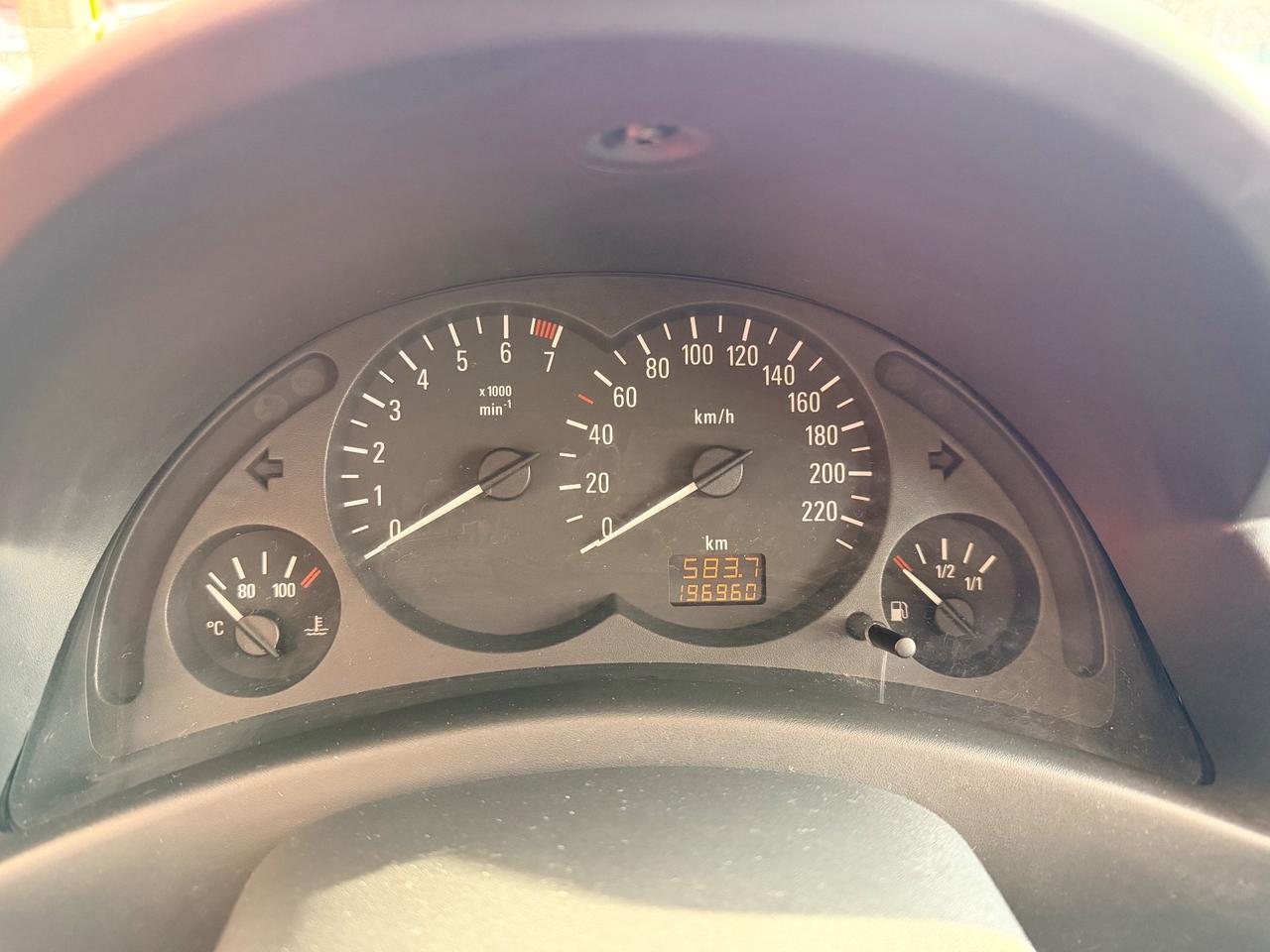 Opel Corsa 1.2 Benzina 75cv Neopatentati