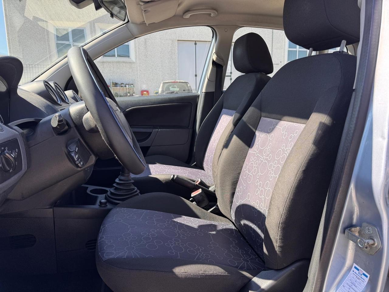 Ford Fiesta 1.2 16V 5p. Ghia km 144000