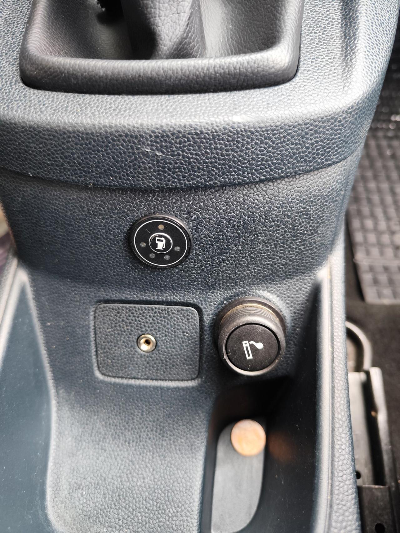 Ford Fiesta 1.4 BENZ/GPL 97CV PERFETTA