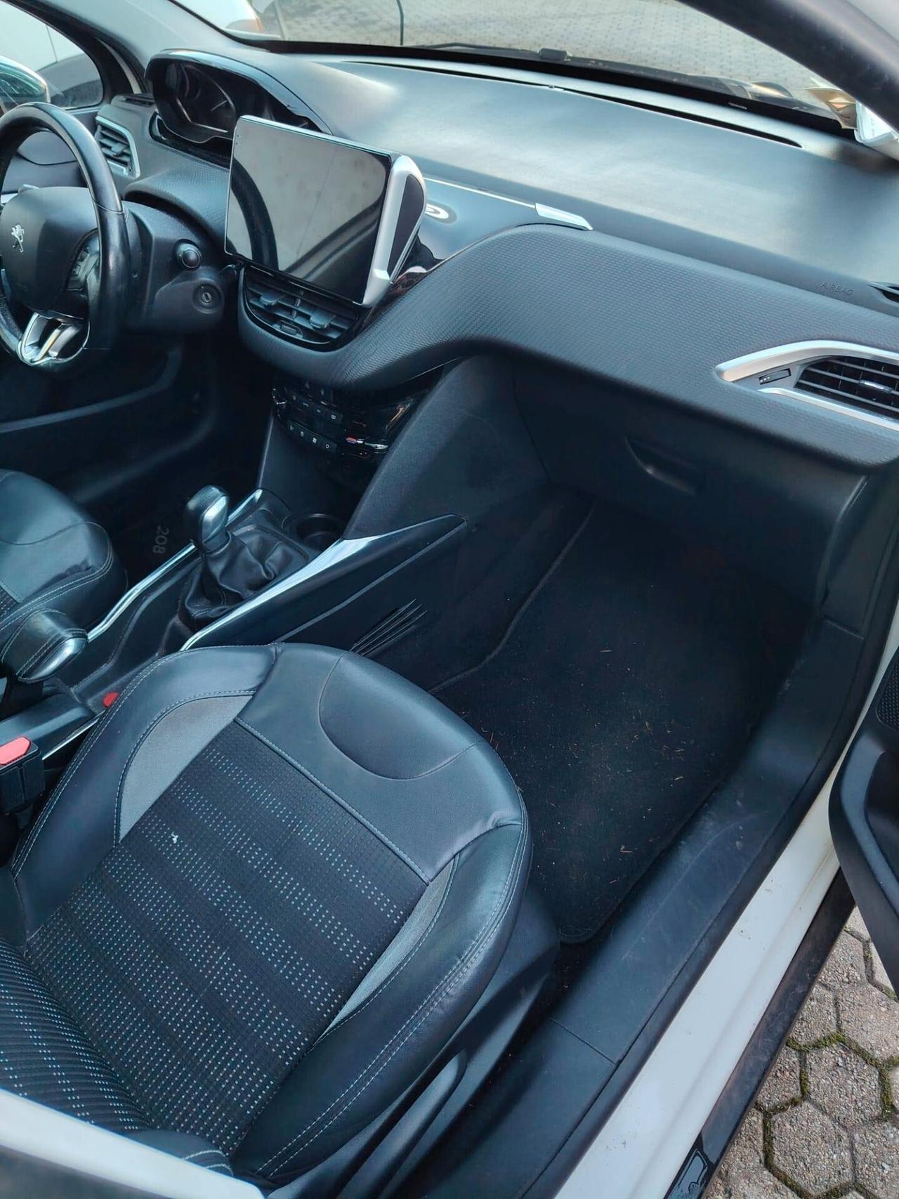 Peugeot 2008 1.2 VTi 82CV Allure