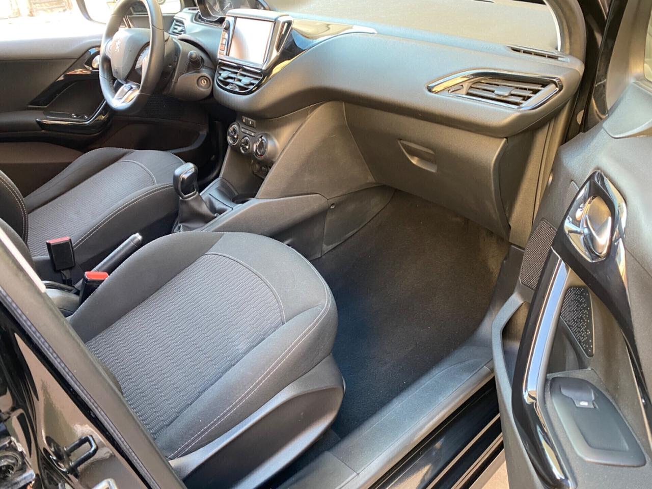 Peugeot 208 Allure 1.2 Benzina