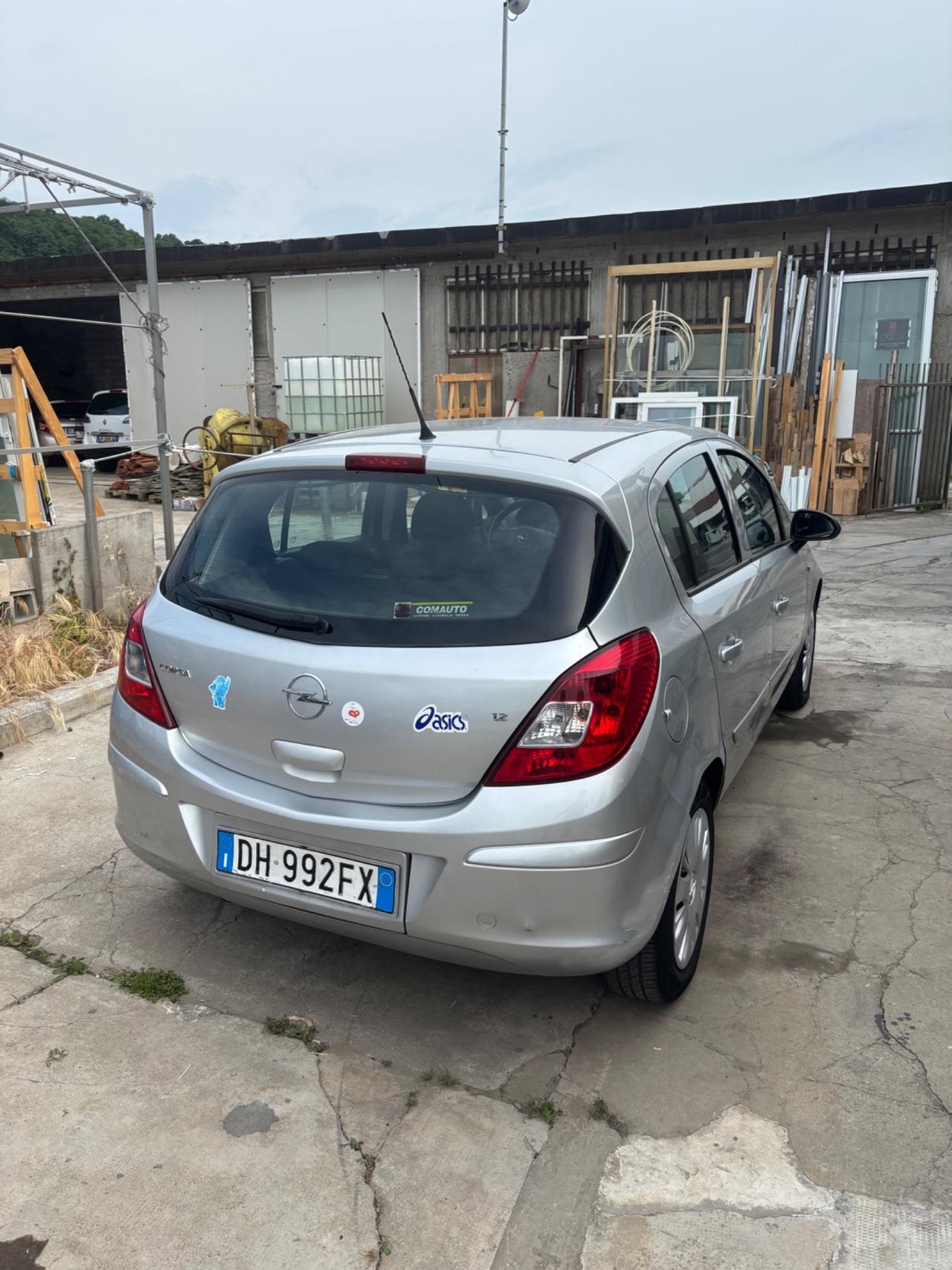 Opel Corsa 1.2 5 porte Cosmo