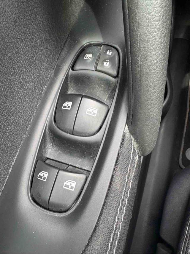 NISSAN Qashqai 1.6 dCi 2WD N-Connecta xtronic AUT