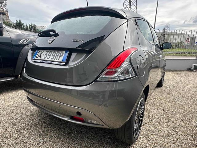LANCIA Ypsilon 1.0 FireFly 5 porte S&S Hybrid Ecochic Silver