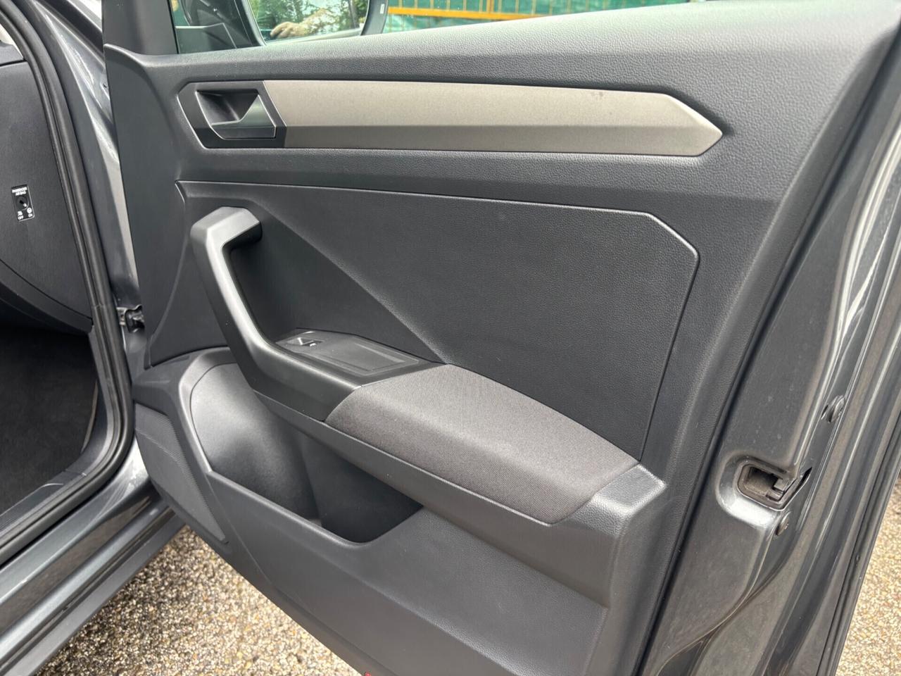 Volkswagen T-Roc 1.6 TDI Business BlueMotion