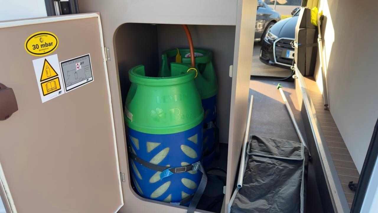 Etrusco MOTORHOME I6900 QB CLIMA GANCIO TRAINO 2000 KG