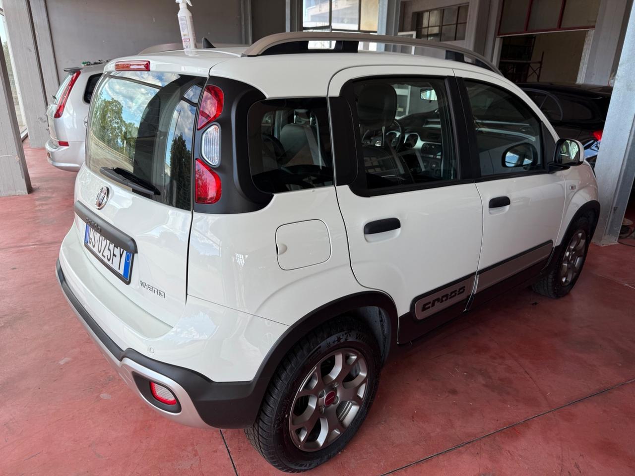 Solo da QUALITYCARS PESCARA Fiat Panda 1.0 FireFly S&S Hybrid City Cross