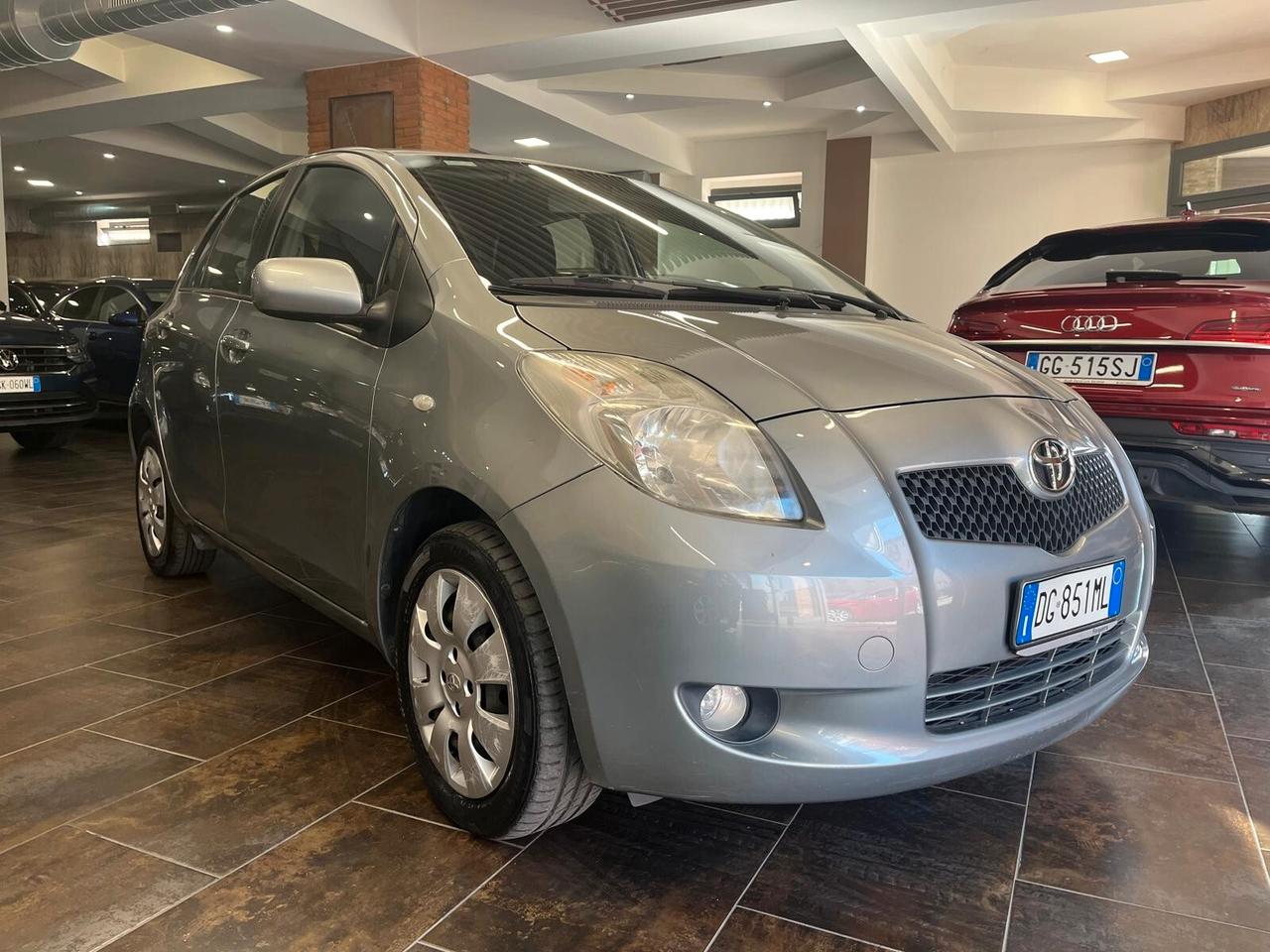 Toyota Yaris 1.0 5 porte Sol