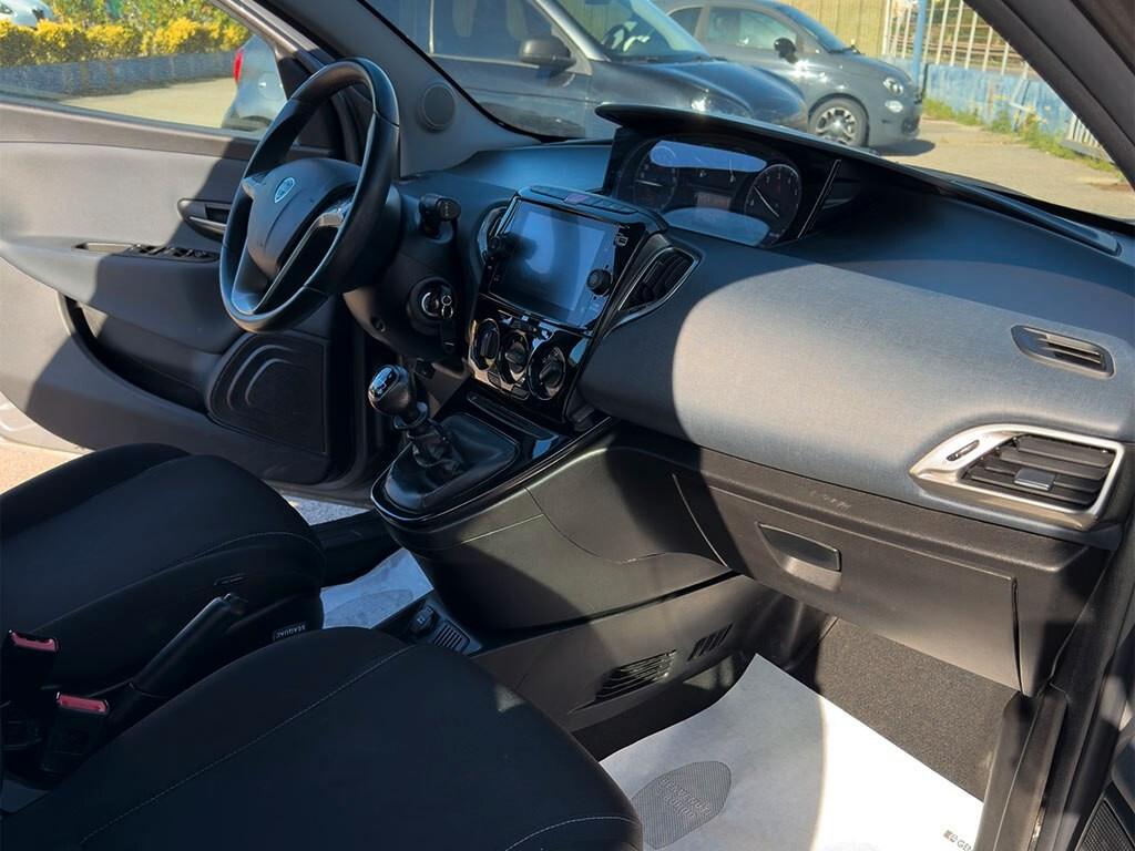 Lancia Ypsilon 1.0 FireFly 5 porte S&S Hybrid Ecochic Gold IN PROMO