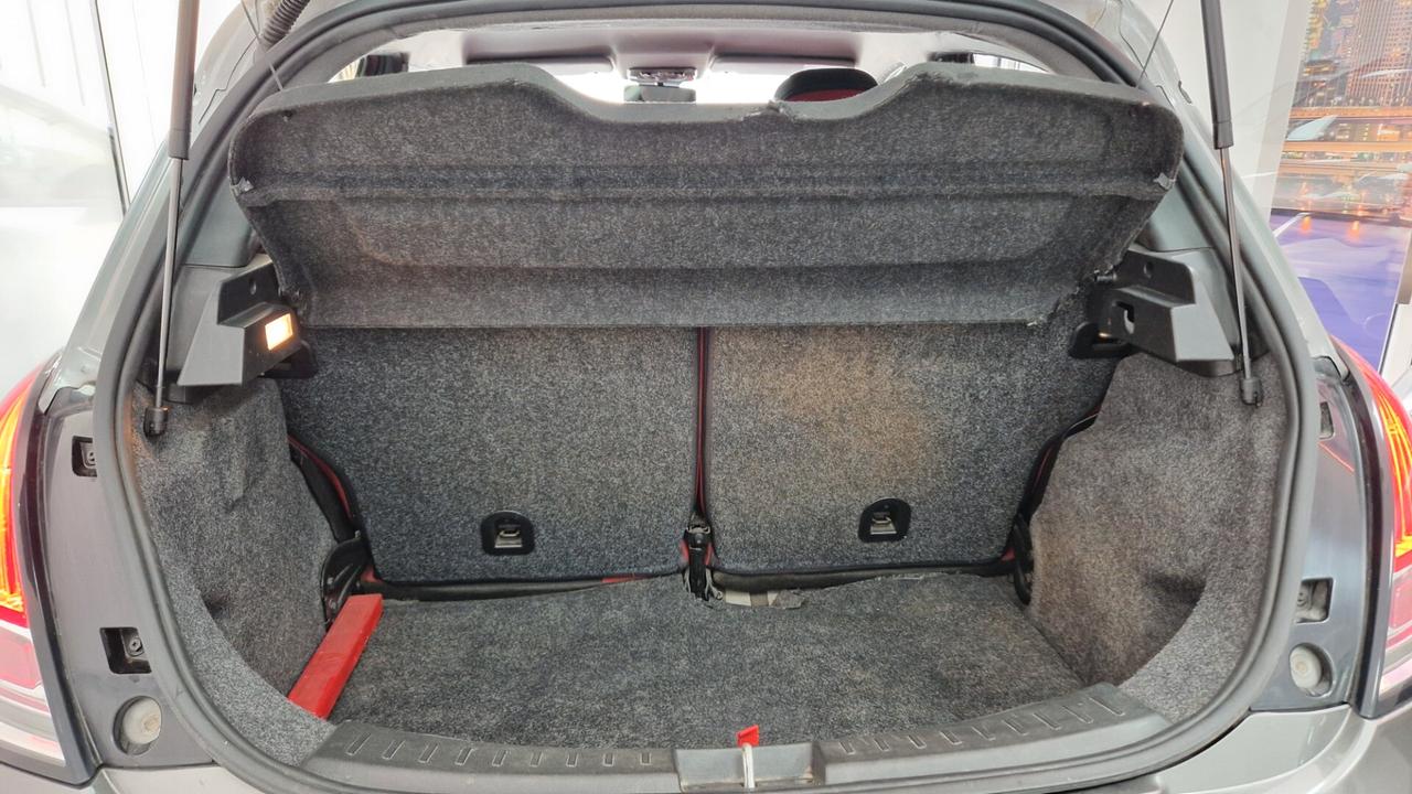 Lancia Ypsilon 1.3 MJT 16V 95 CV 5 porte