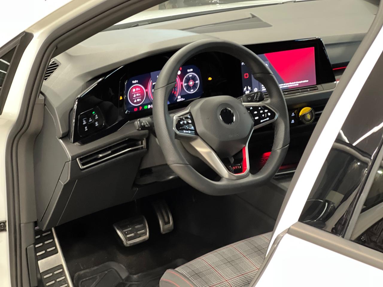 Volkswagen Golf GTI 2.0 TSI DSG