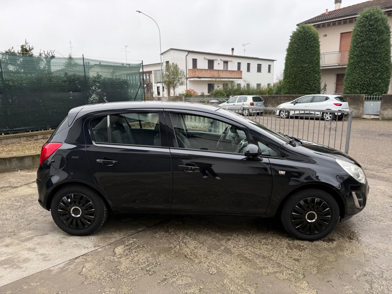 Opel Corsa 1.2 BENZINA 5P. 2013 POCHI KM NEOPATENTATI