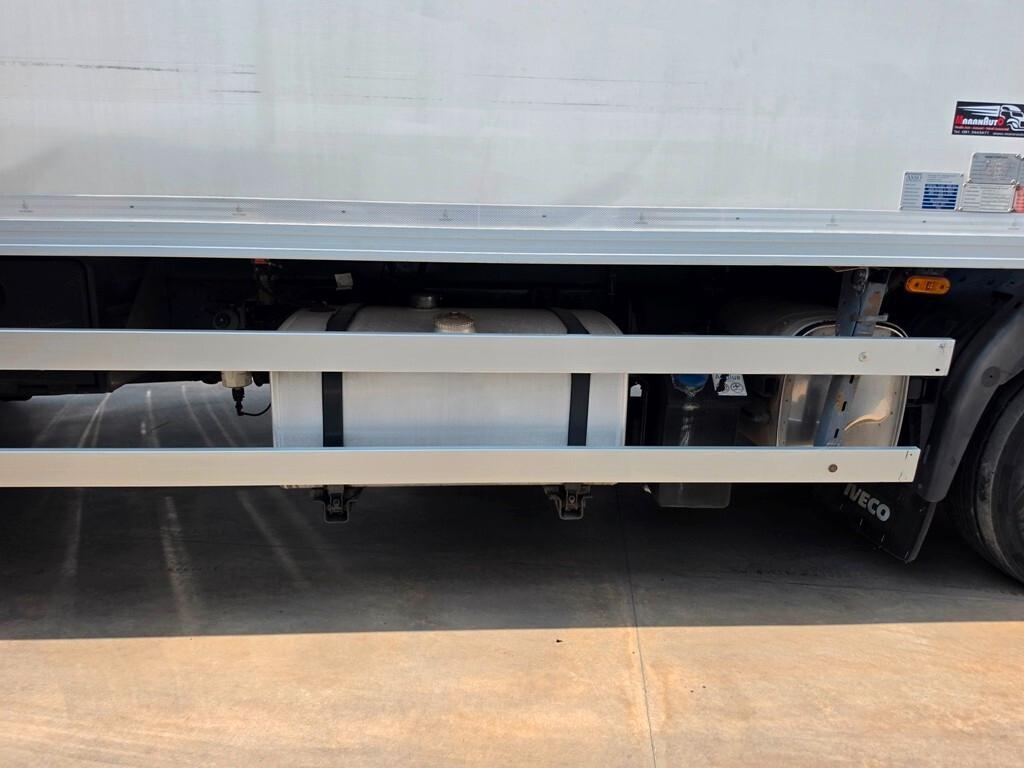 IVECO EUROCARGO 160E28 EURO 5 FRIGO CON PEDANA-2009