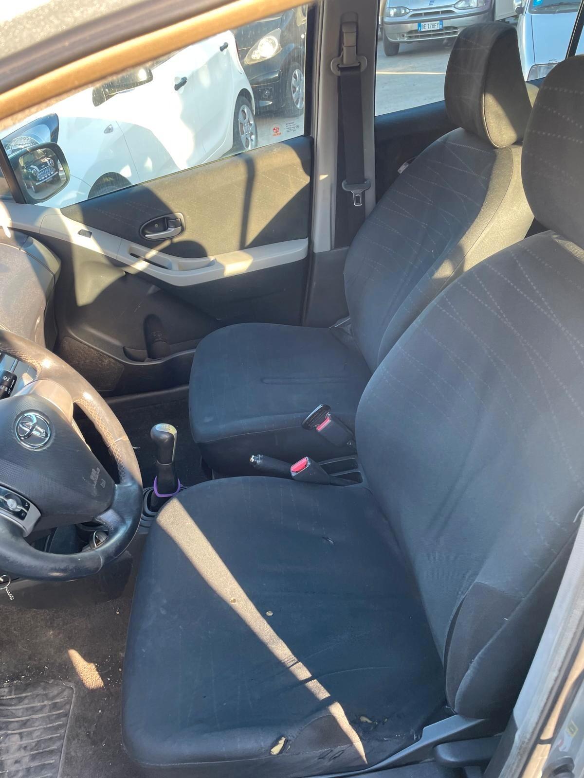Toyota Yaris 1.3 5 porte Navi GPL