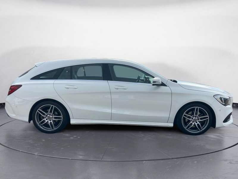 Mercedes-Benz CLA Shooting Brake 220 Premium 4matic AuTo