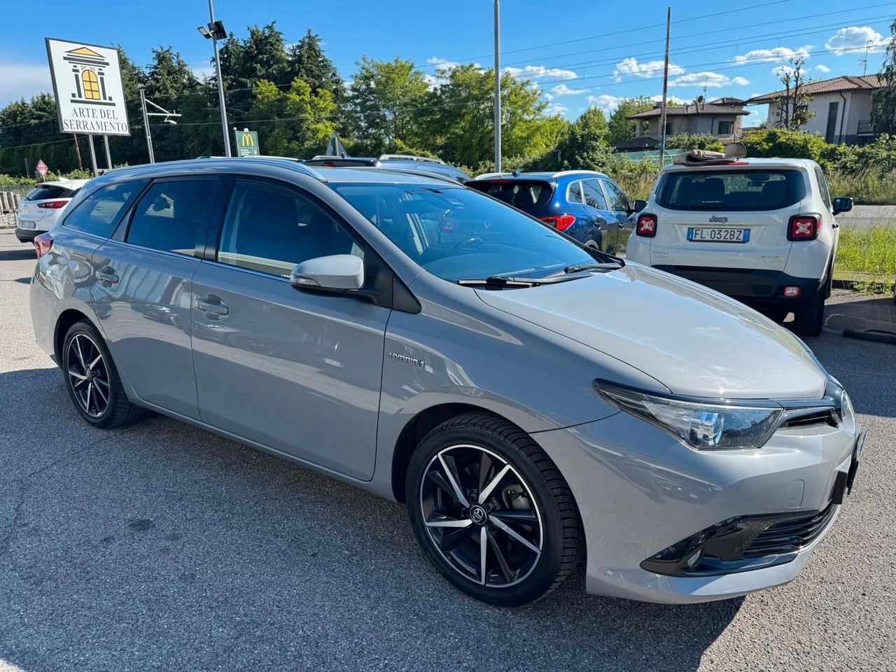 Toyota Auris Touring Sports 1.8 Hybrid Lounge