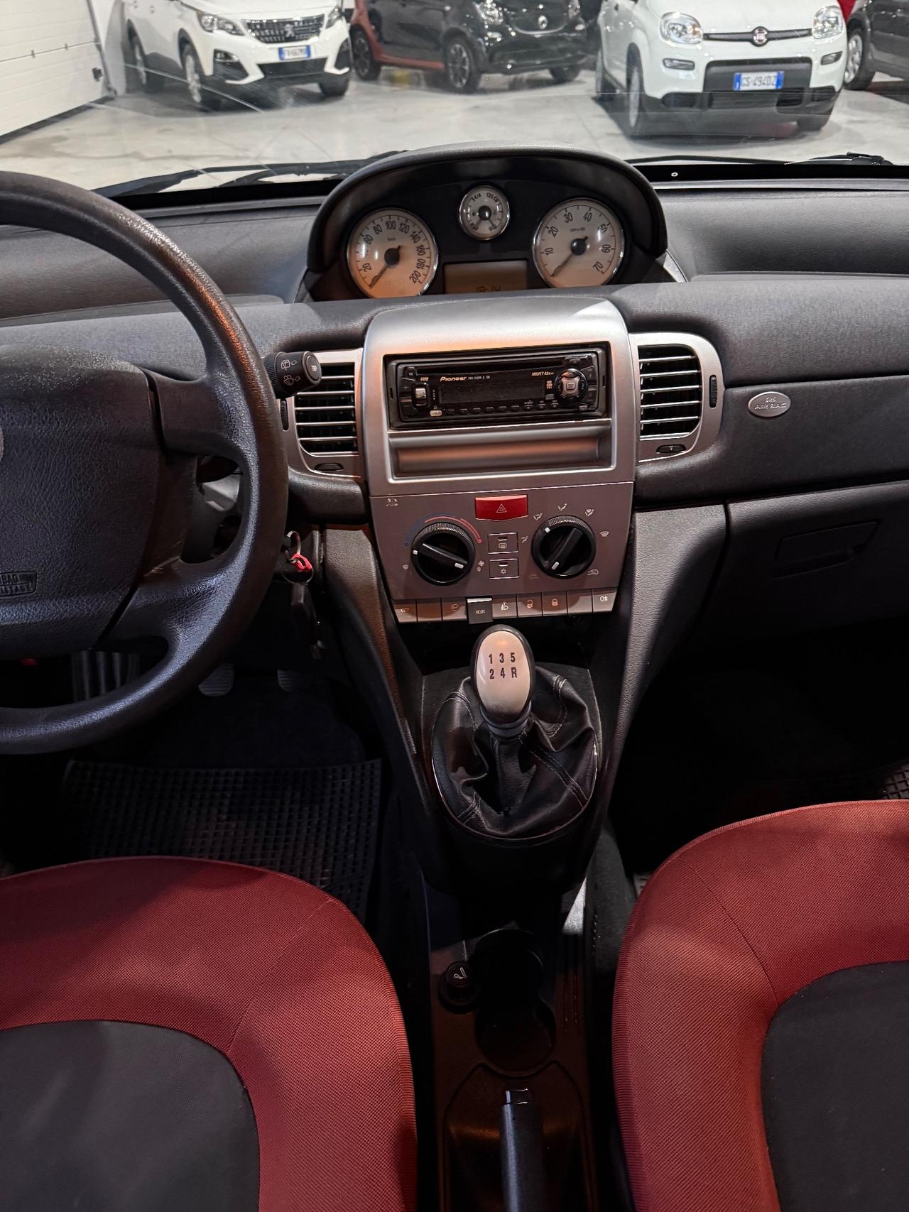 Lancia Ypsilon 1.2 Argento