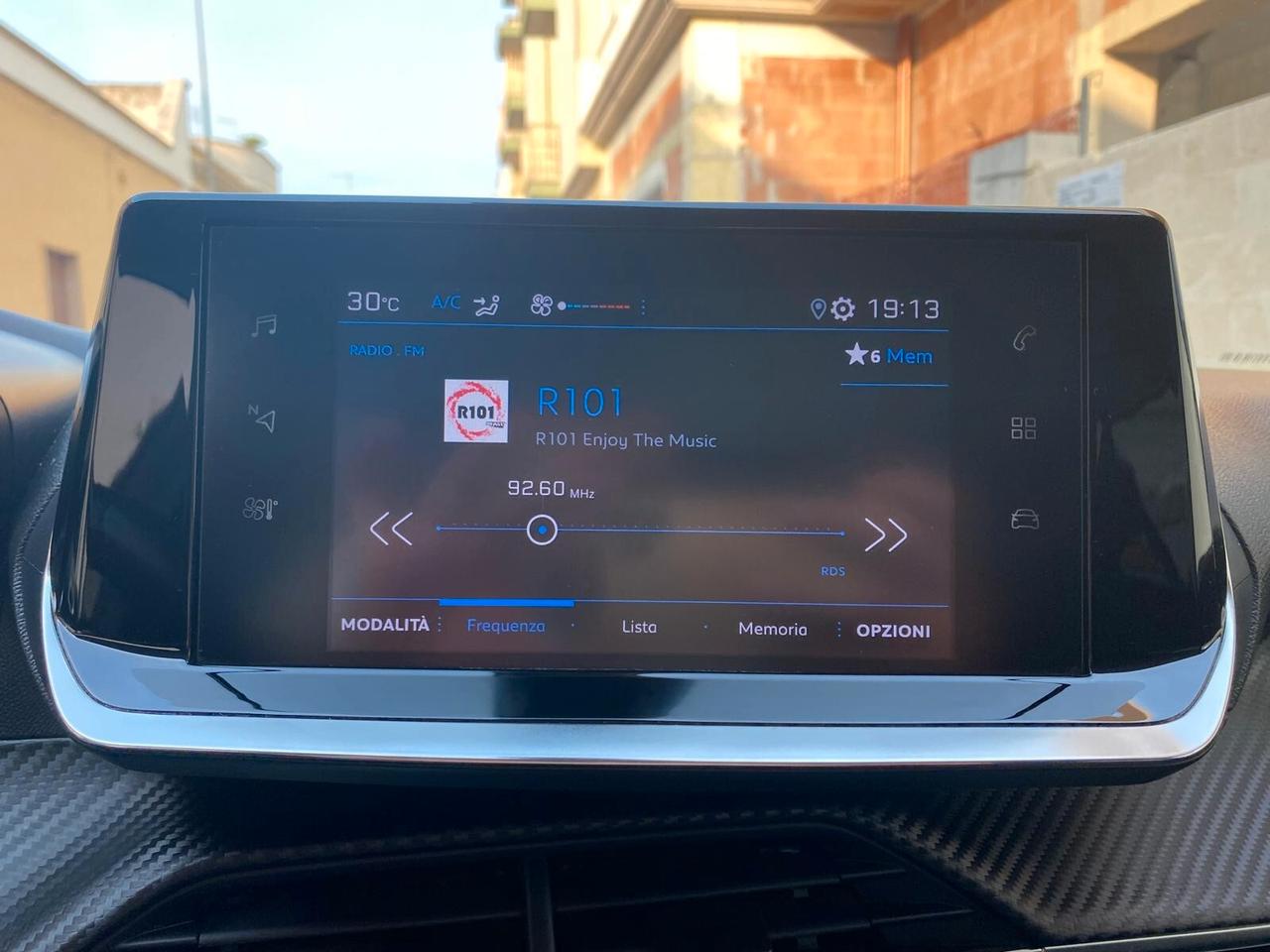 PEUGEOT 2008 1.5 100CV CRUISE CARPLAY OK NEOPATENTATI ANNO 2021