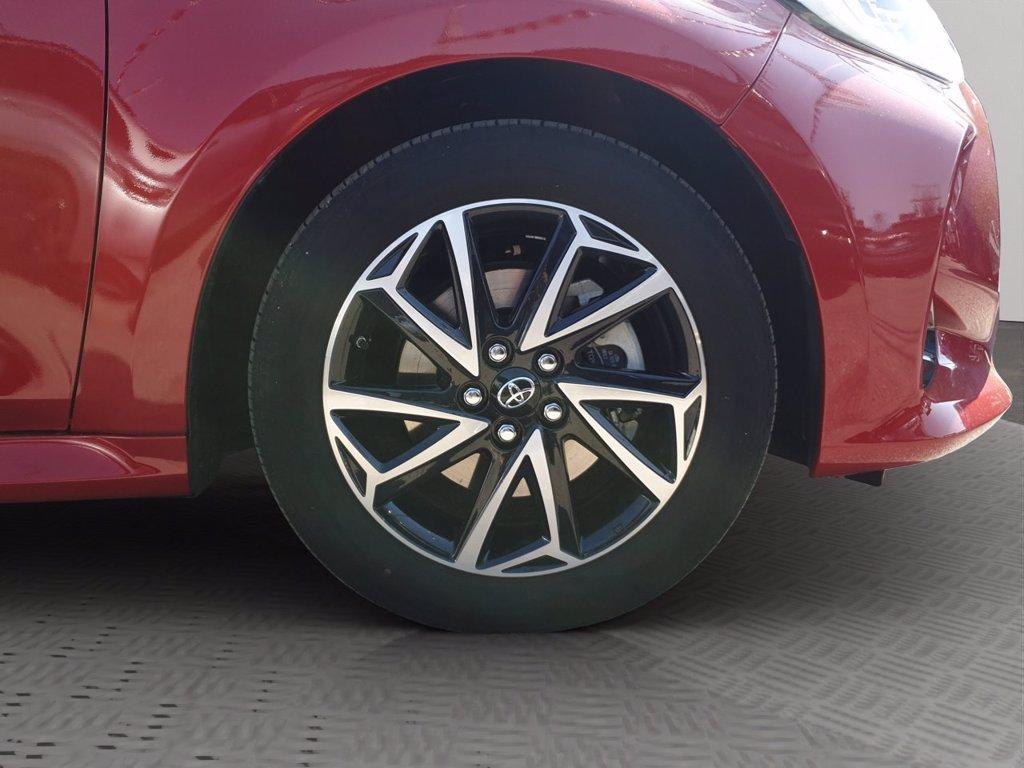 TOYOTA Yaris 1.5h lounge del 2022