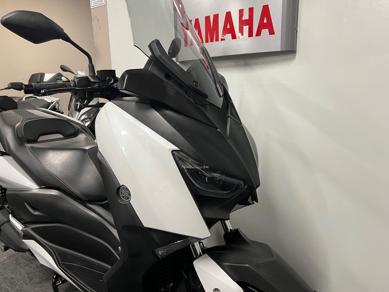 Yamaha X-Max 300