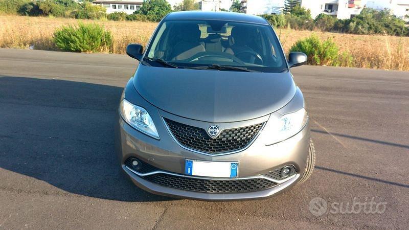Lancia Ypsilon 1.2 69cv Silver