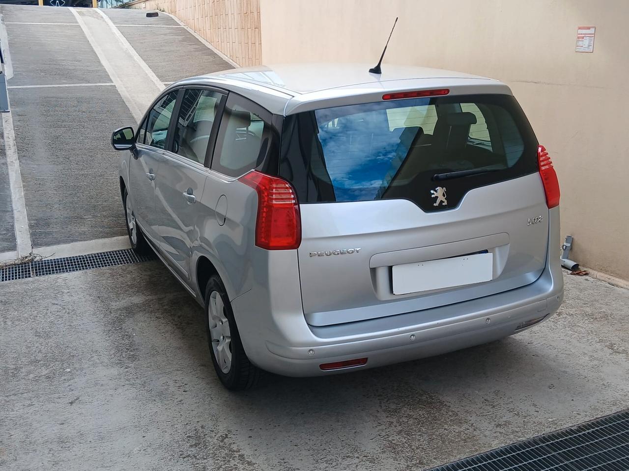 Peugeot 5008 1.6 HDI 116CV Business