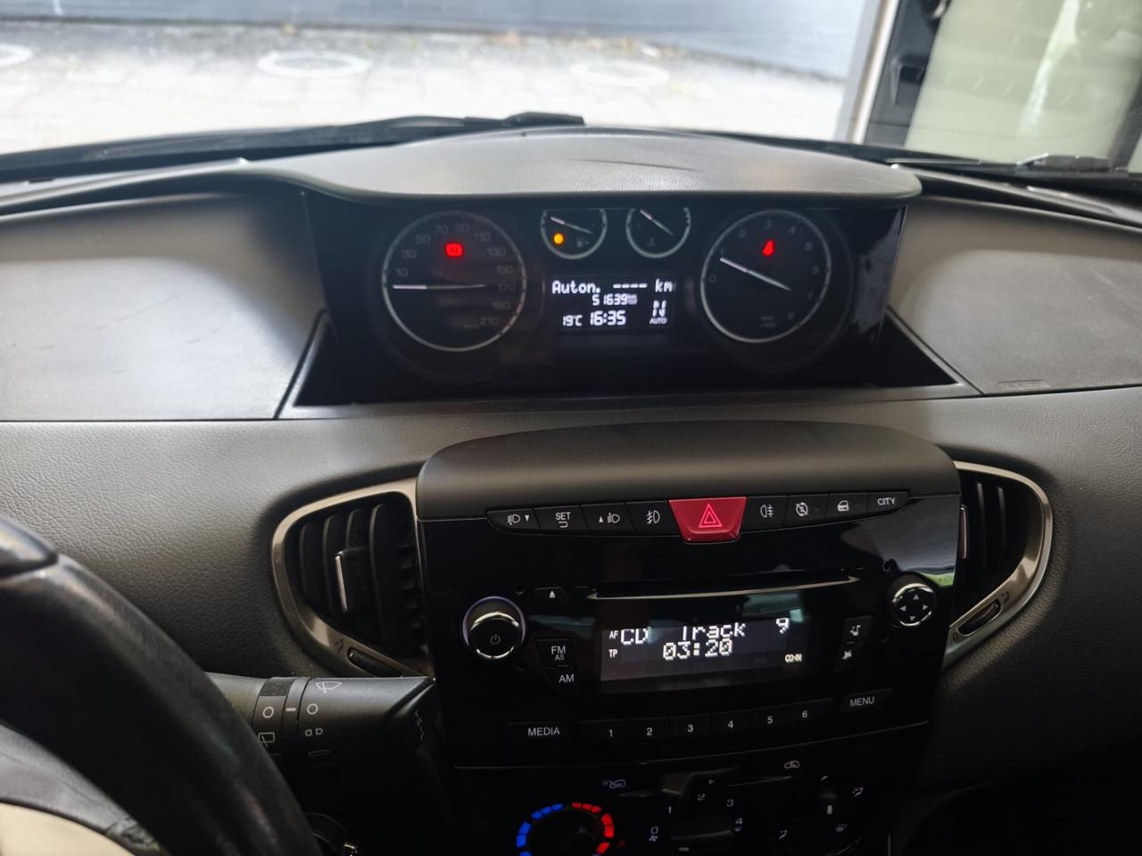 Lancia Ypsilon 0.9 TwinAir 85 CV 5 porte S&S DFN Gold 51000KM!!!
