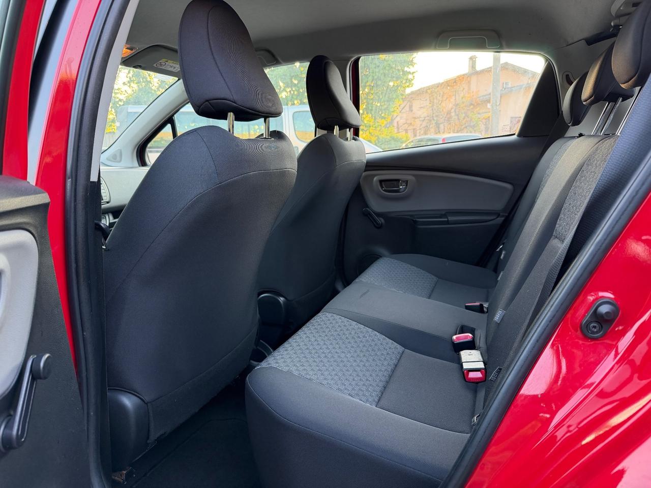 Toyota Yaris 1.0 5PORTE Lounge 2015 EURO6