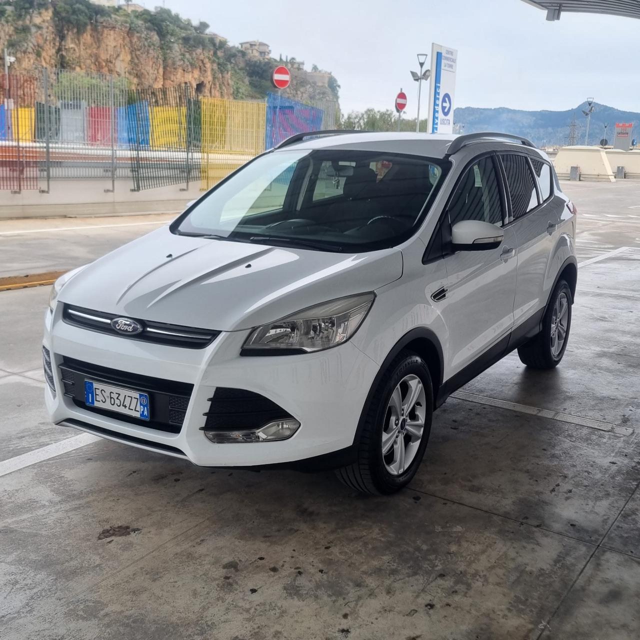 Ford Kuga 2.0 TDCI 140 CV 2WD Titanium