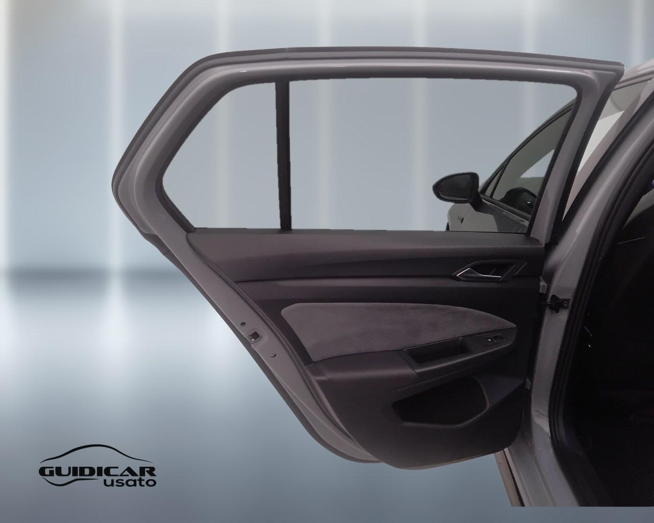 VOLKSWAGEN Golf VIII 2020 - Golf 1.5 etsi evo R-Line 130cv dsg