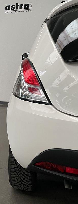 Lancia Ypsilon 1.0 FireFly 5 porte S&S Hybrid Silver