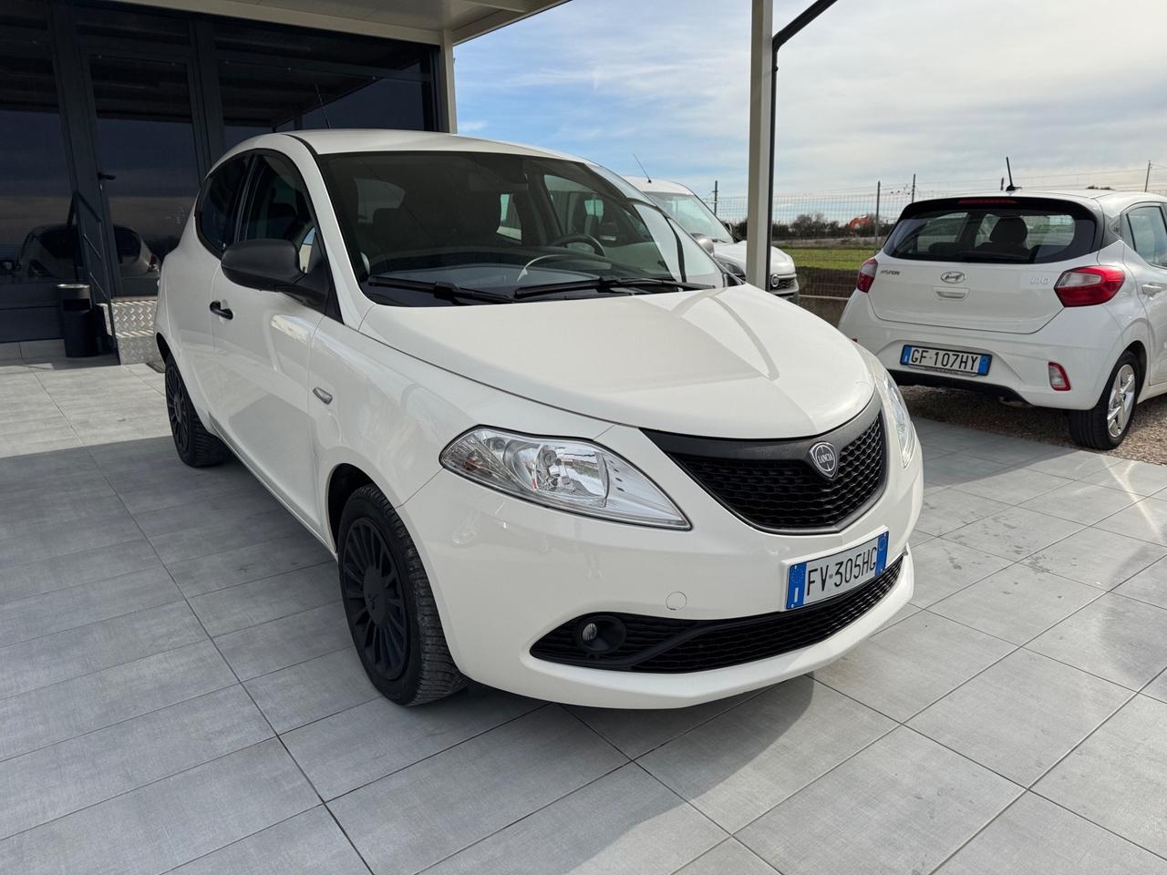 Lancia Ypsilon 1.2 69 CV 5 porte GPL Ecochic Elefantino Blu