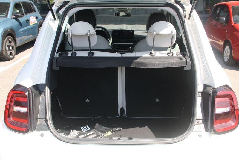 FIAT 500 La Prima Berlina 42 kWh