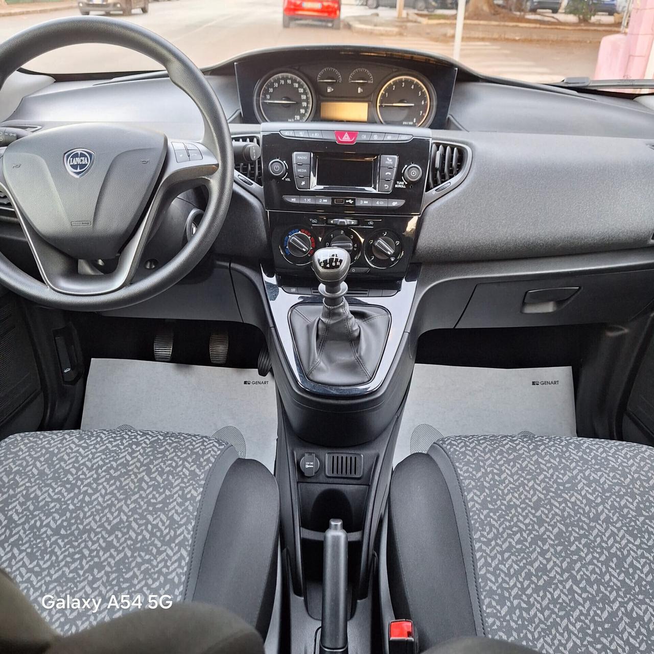 Lancia Ypsilon 1.0 FireFly 5 porte S&S Hybrid Silver