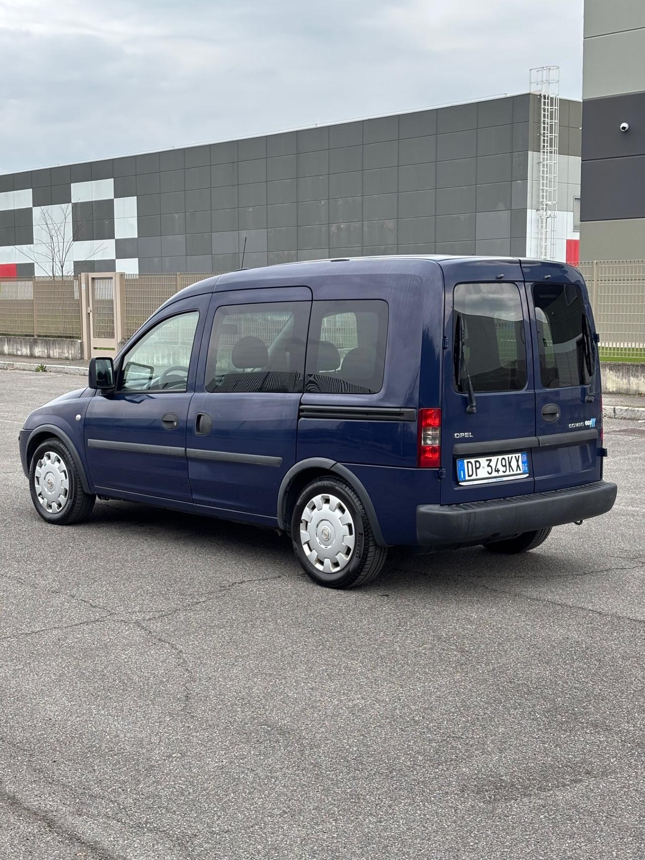 Opel Combo 1.6 CNG Metano 5p. Tour Enjoy GARANZIA