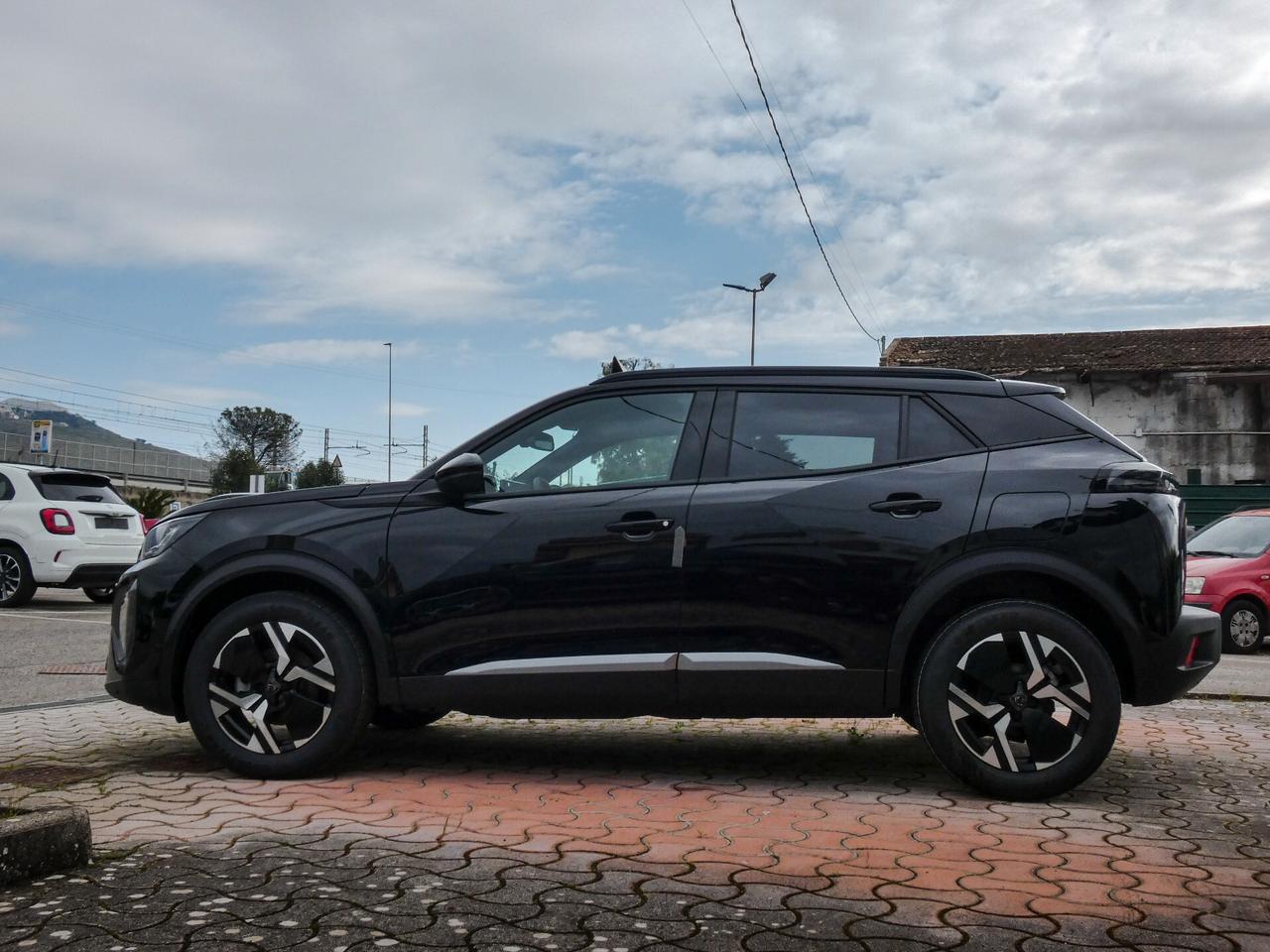 Peugeot 2008 PureTech 100 S&S Allure - KM 0