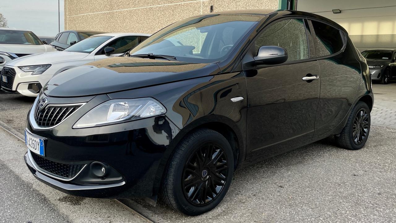 LANCIA 1.0 FIREFLY HYBRID 5P 69CV - NEOPATENTATI