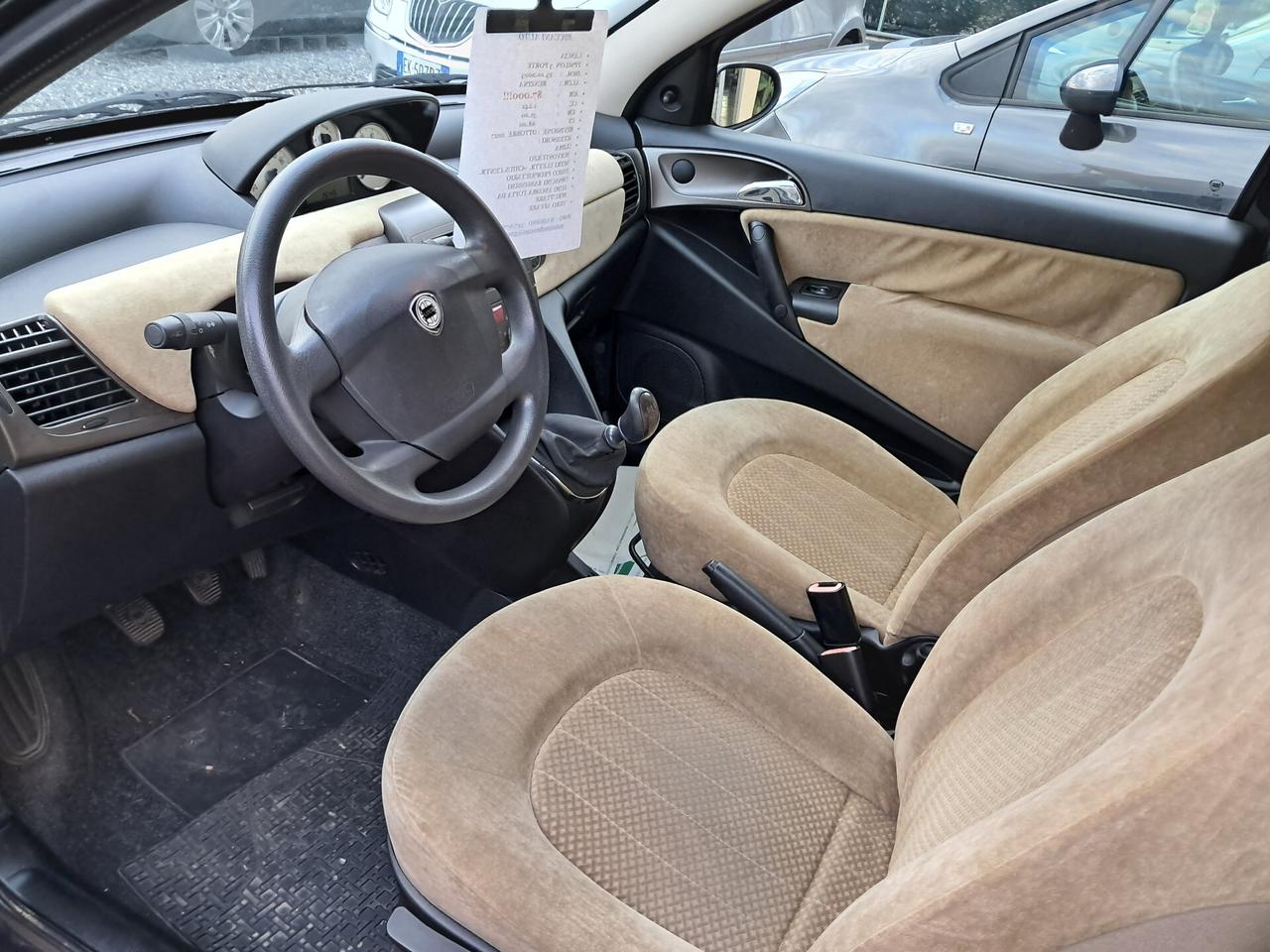 Lancia Ypsilon 1.2 Argento