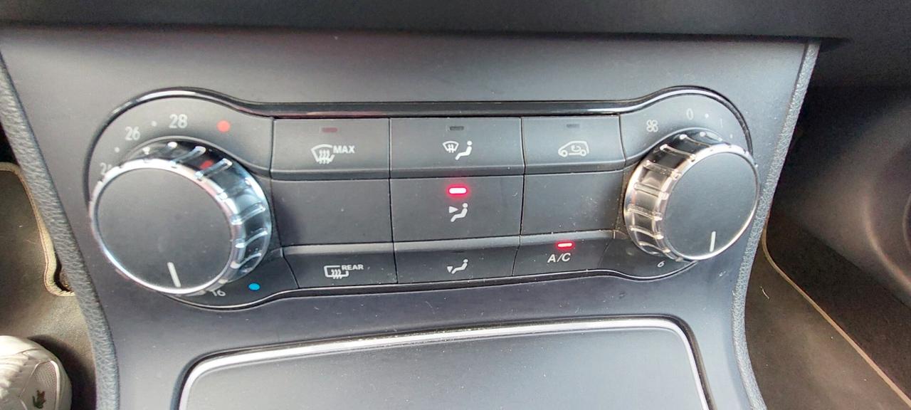 MERCEDES B180 PREMUIM 1,5 DIESEL 110 CV NAVI TELEFONO RETROCAMERA FULL FULL
