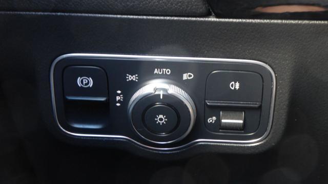 MERCEDES-BENZ B 200 d Automatic Sport