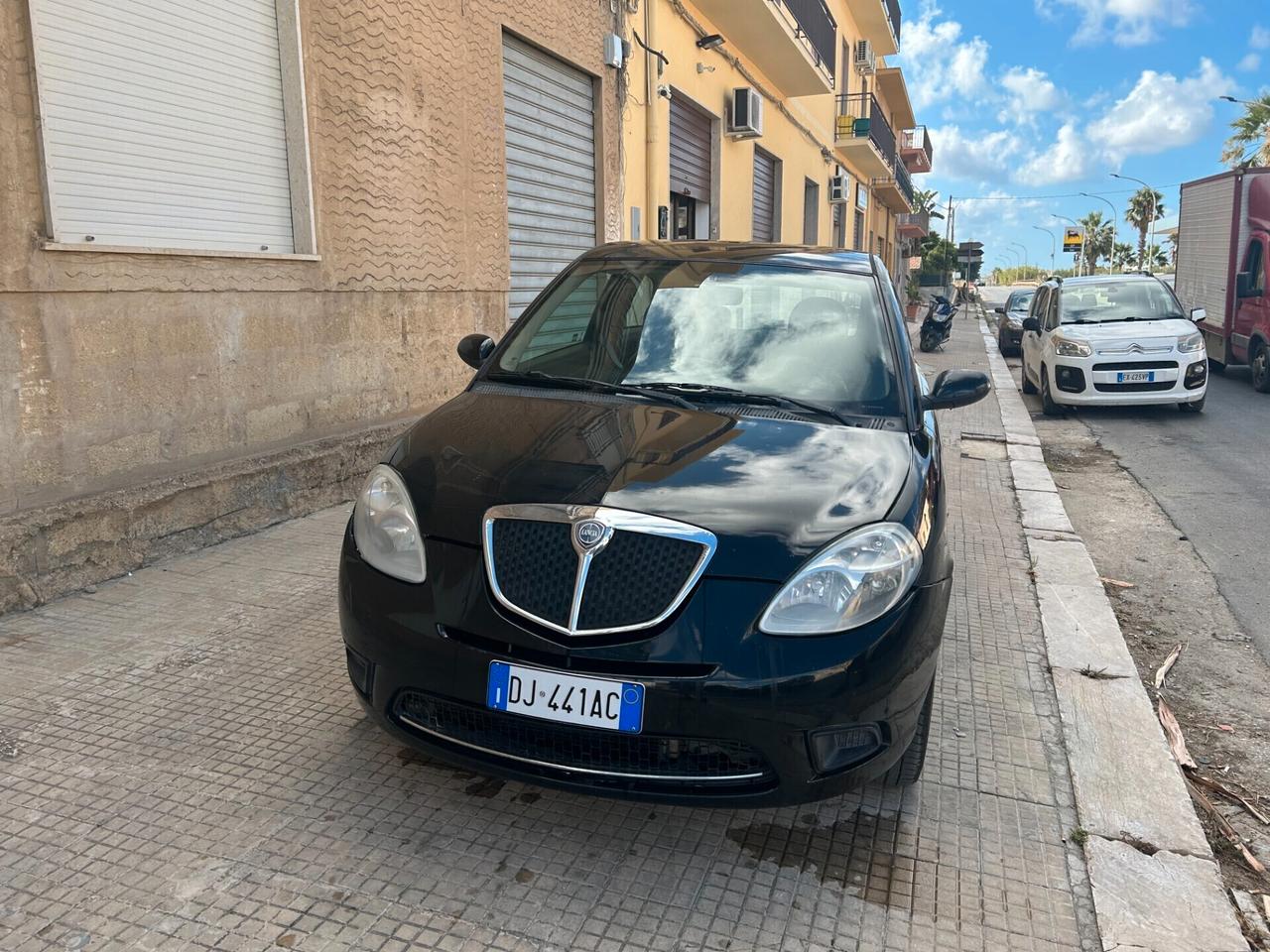 Lancia Ypsilon 1.3 MJT 75 CV Argento