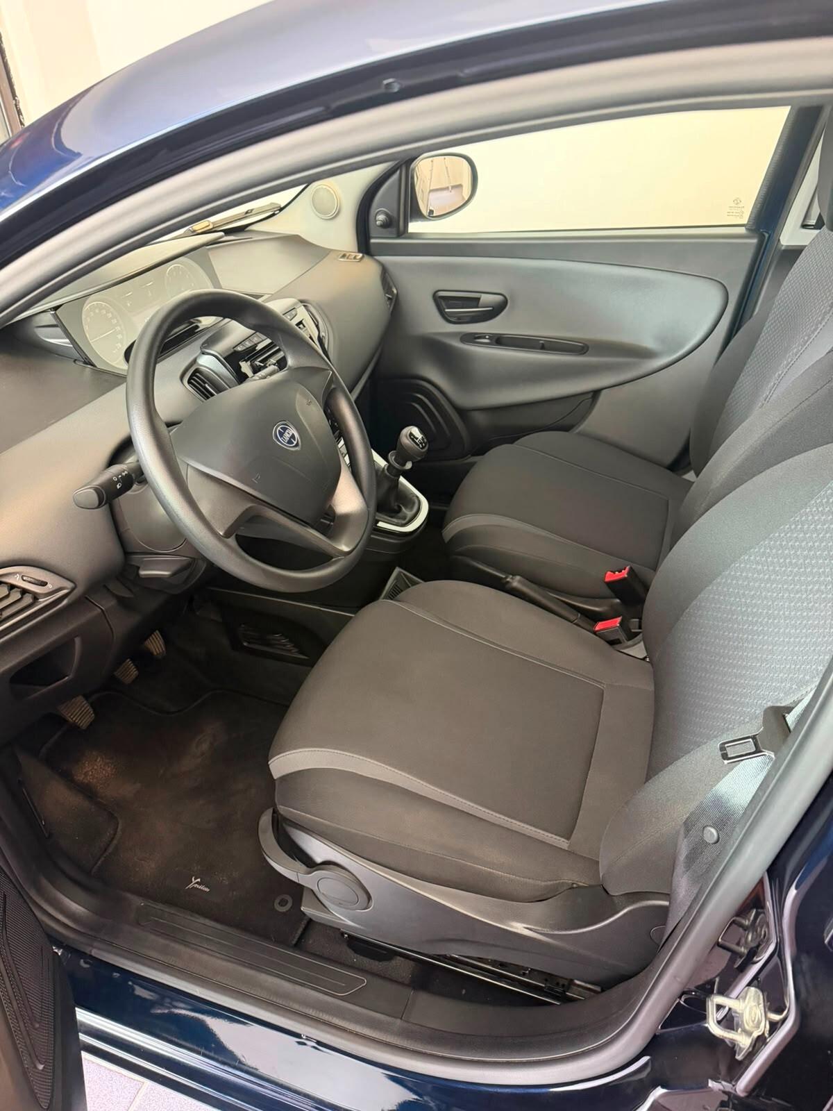 Lancia Ypsilon 1.2 69 CV 5 porte S&S Gold