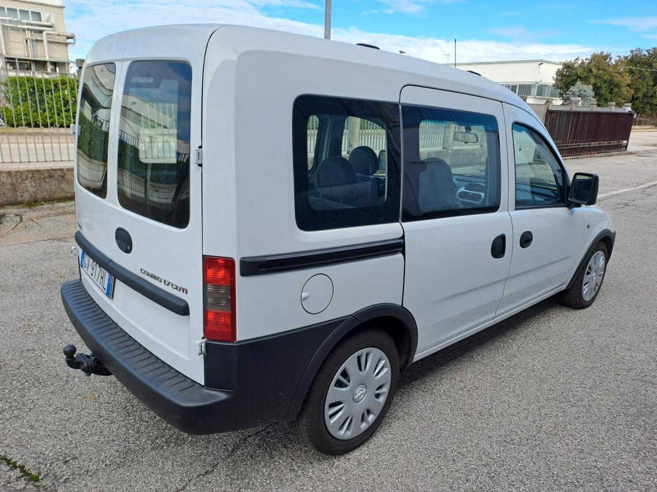 Opel Combo 1.7 CDTI 4p. Tour Club