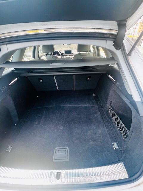 Audi A4 Avant 35 TDI S tronic S line edition