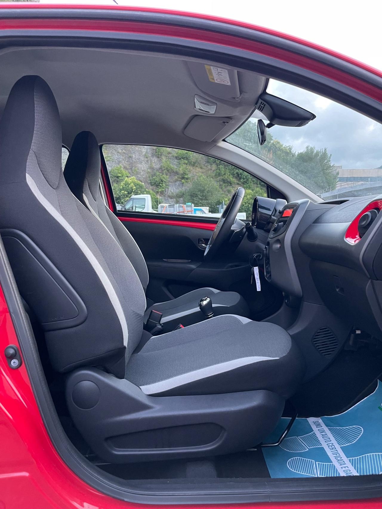 Toyota Aygo 1.0 BENZINA 72 CV 5 porte - CAMBIO AUTOMATICO