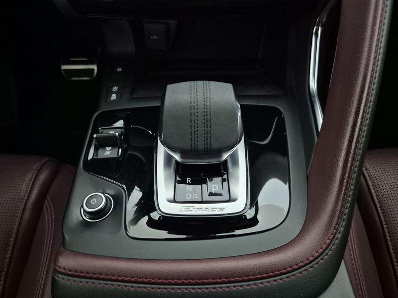 Jaguar E-Pace 2021 2.0d i4 mhev R-Dynamic SE awd 163cv auto - AUTOCARRO